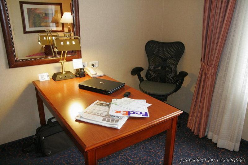 Hilton Garden Inn West Edmonton Rom bilde