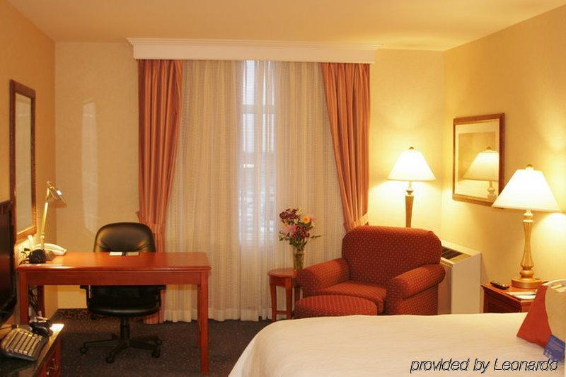Hilton Garden Inn West Edmonton Rom bilde