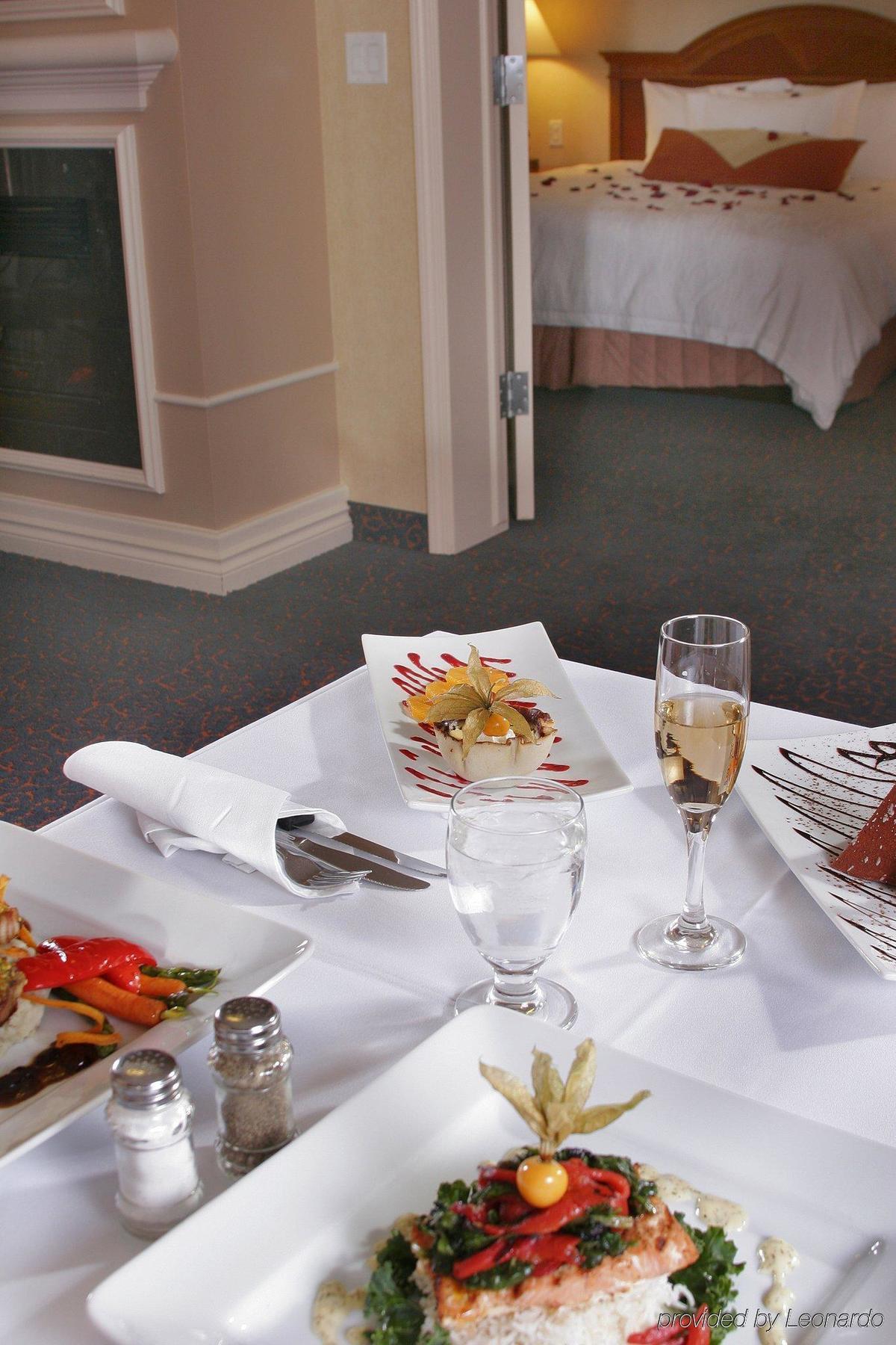 Hilton Garden Inn West Edmonton Restaurant bilde